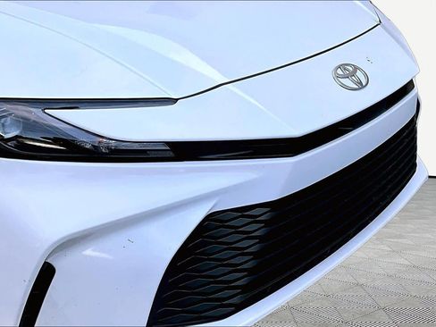 Used 2025 Toyota Camry LE w/ Convenience Package FWD image 30