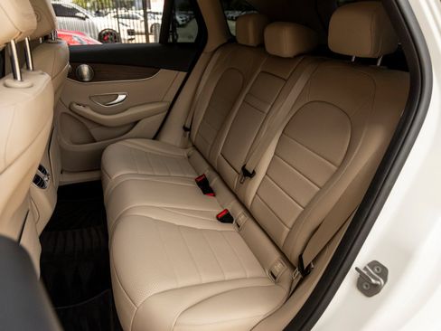 Used 2021 Mercedes-Benz GLC 300 4MATIC w/ Multimedia Package image 34