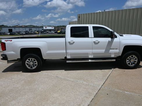 Used 2019 Chevrolet Silverado 3500 LT AWD/4WD image 9