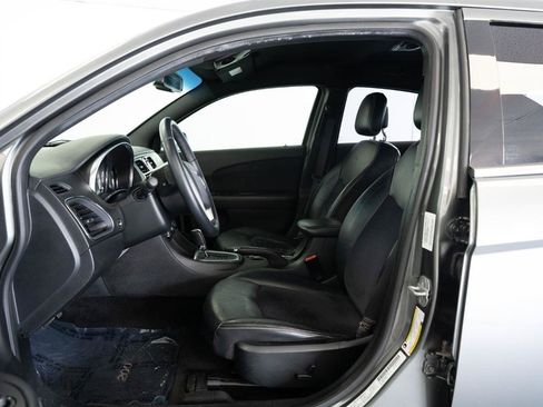 Used 2013 Chrysler 200 Limited FWD image 8