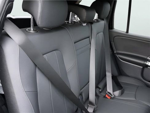 New 2025 Mercedes-Benz GLB 250 4MATIC image 14