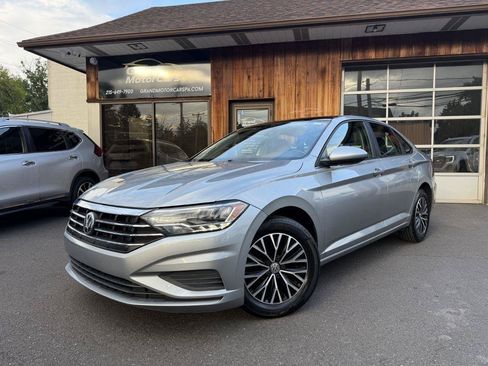 Used 2019 Volkswagen Jetta SE FWD image 1