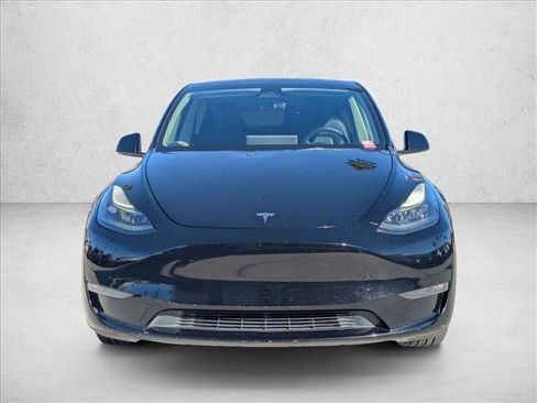 Used 2023 Tesla Model Y Long Range image 2