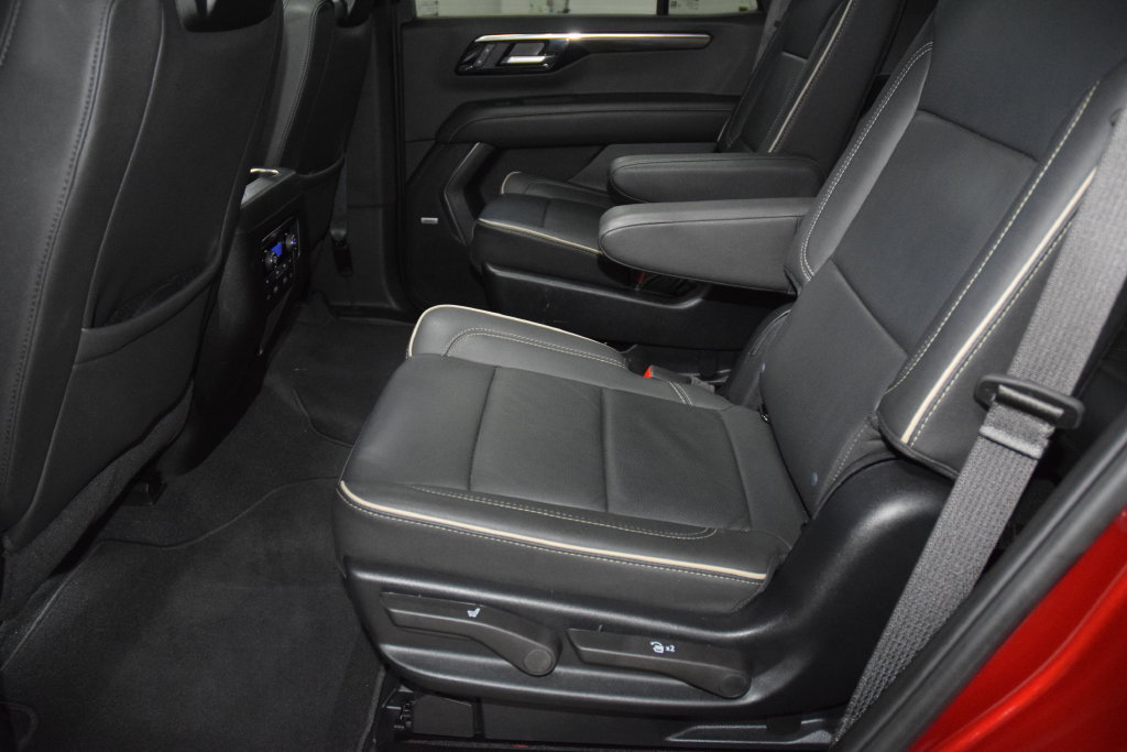Used 2025 Chevrolet Tahoe Premier AWD/4WD image 44