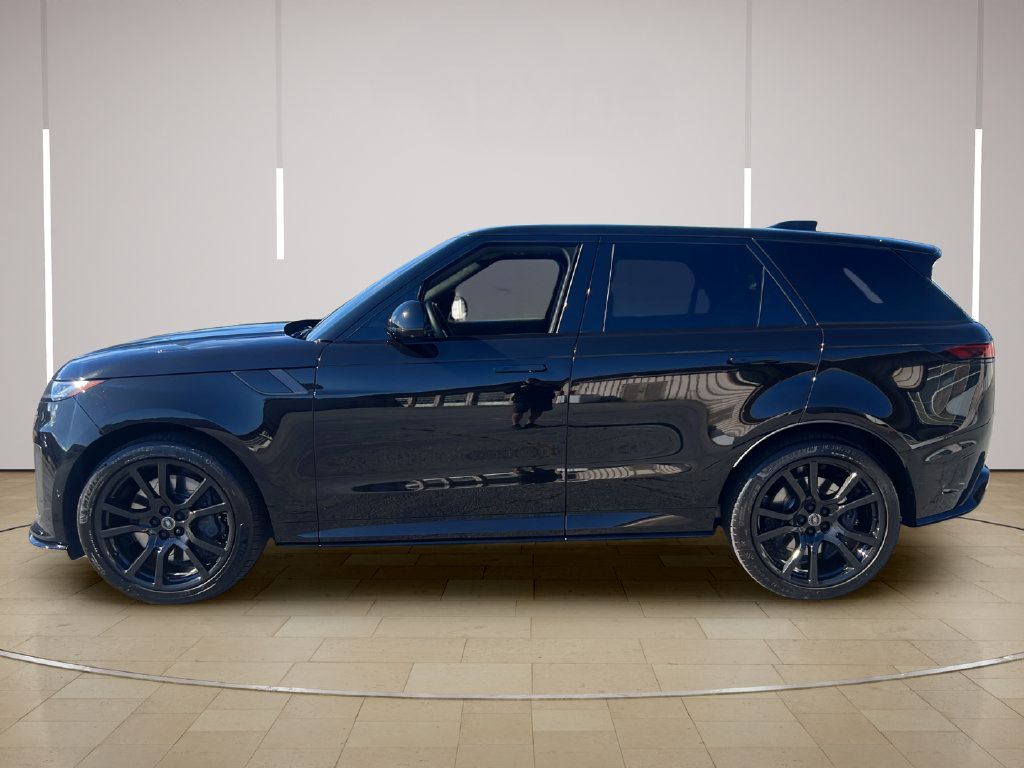 Used 2024 Land Rover Range Rover Sport AWD/4WD image 2