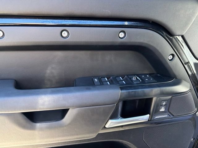 Used 2025 Land Rover Defender 110 S AWD/4WD image 11