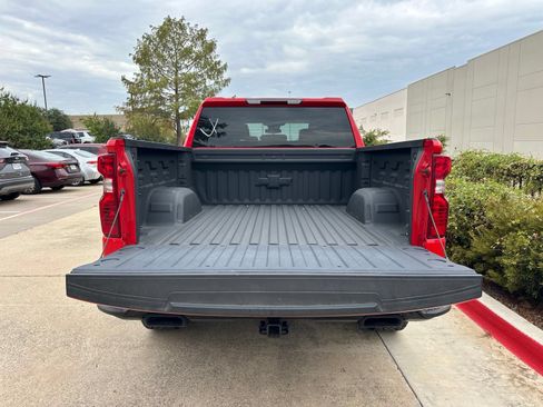 Used 2024 Chevrolet Silverado 1500 Custom Trail Boss w/ Dark Appearance Package AWD/4WD image 9