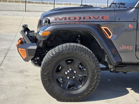 Used 2023 Jeep Gladiator Mojave w/ LED Lighting Group AWD/4WD image 9