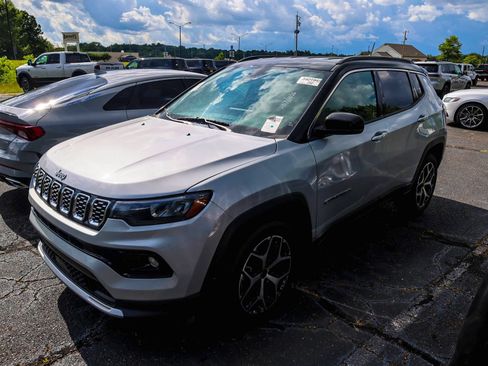Used 2025 Jeep Compass Limited AWD/4WD image 1