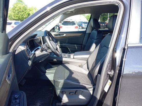 Used 2024 Volkswagen Atlas SE AWD/4WD image 5