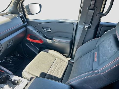Certified 2025 Nissan Frontier Pro-X RWD image 5