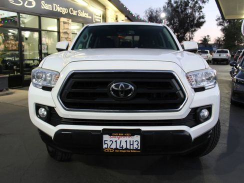 Used 2021 Toyota Tacoma SR5 AWD/4WD image 8