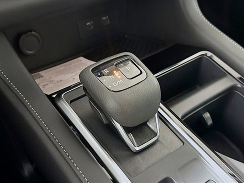 New 2025 Nissan Pathfinder SV w/ Black Appearance Package image 17