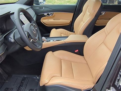 Used 2024 Volvo XC90 T8 Ultimate image 16