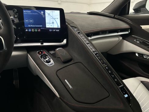 Used 2023 Chevrolet Corvette Stingray Premium Conv w/ Z51 Performance Package image 30