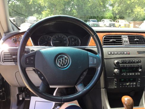 Used 2005 Buick LaCrosse CXS w/ Gold Convenience Package FWD image 11