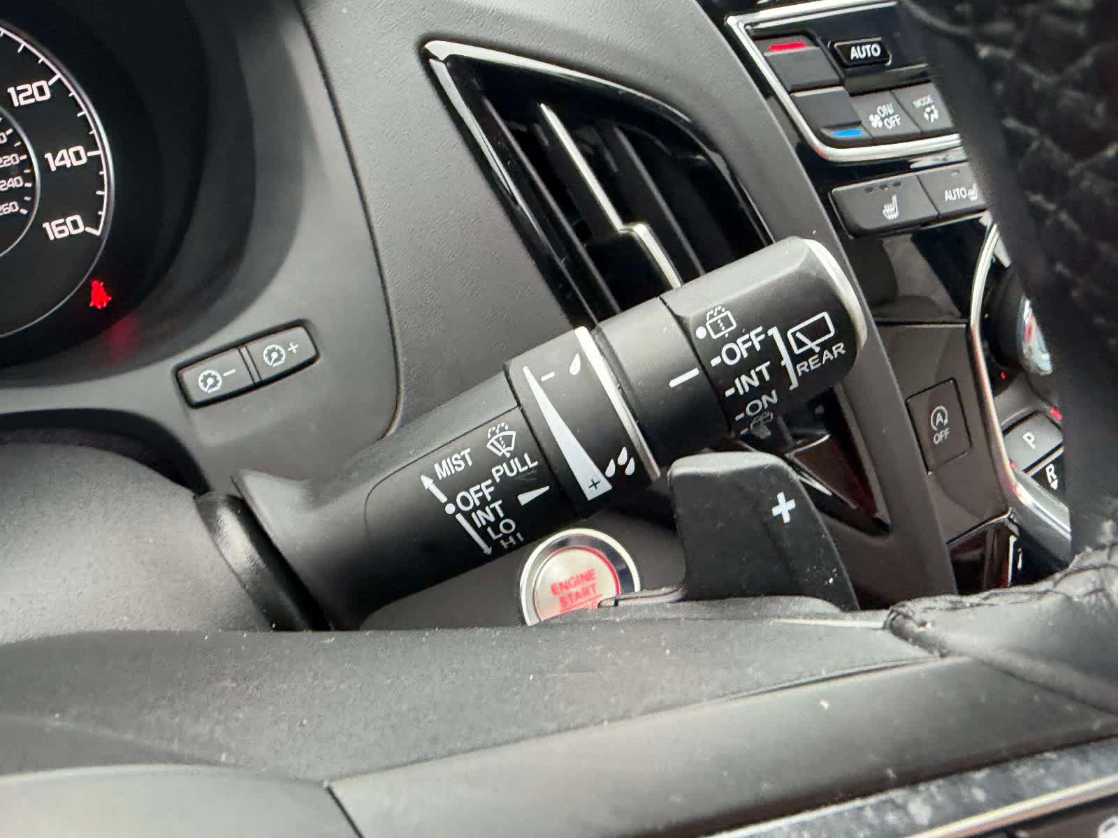 Used 2025 Acura RDX SH-AWD image 32