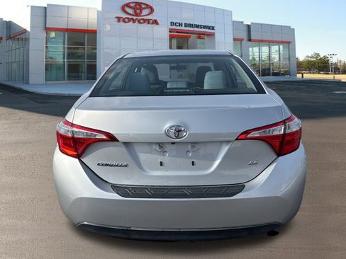 Used 2015 Toyota Corolla LE image 6