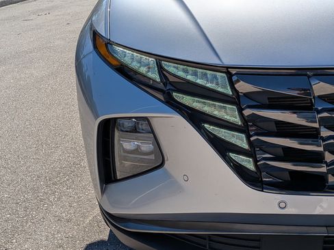 Used 2023 Hyundai Tucson Limited image 10