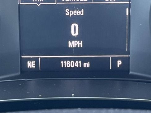 Used 2017 Chevrolet Malibu LT image 25