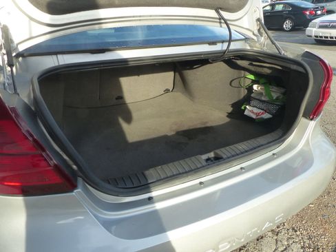 Used 2005 Pontiac Grand Prix w/ Drivers Plus Package image 24