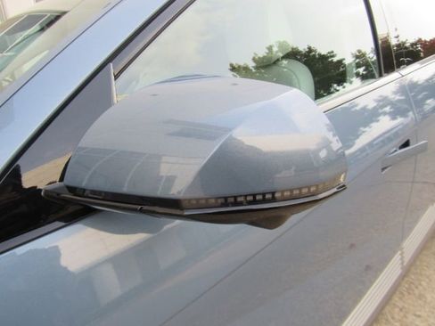 Used 2023 Hyundai Ioniq 5 Limited image 18