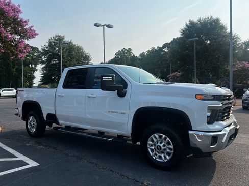 Used 2025 Chevrolet Silverado 2500 LT w/ Convenience Package AWD/4WD image 2