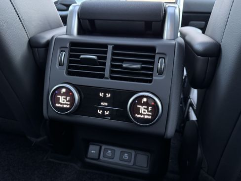 New 2026 Land Rover Discovery Limited Edition AWD/4WD image 30