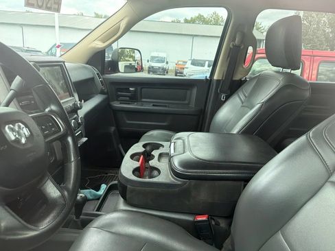 Used 2020 RAM 2500 Tradesman w/ Chrome Appearance Group AWD/4WD image 15
