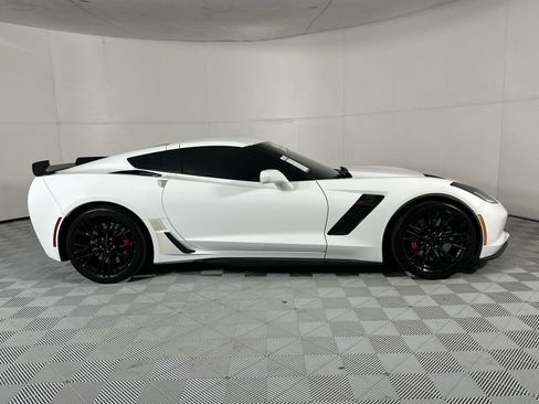 Used 2017 Chevrolet Corvette Z06 RWD image 9
