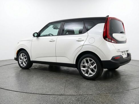 Used 2025 Kia Soul LX w/ LX Technology Package FWD image 6