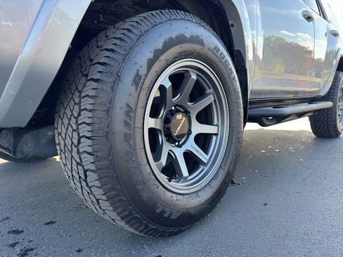Certified 2024 Toyota 4Runner SR5 AWD/4WD image 17