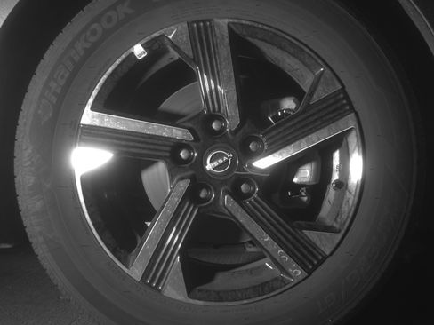 Used 2025 Nissan Sentra SV image 13