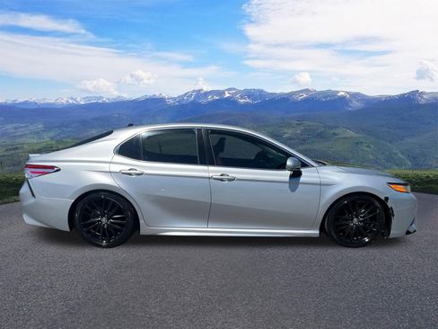 Used 2020 Toyota Camry XSE FWD image 7