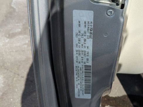 Used 2019 Dodge Grand Caravan SXT image 27