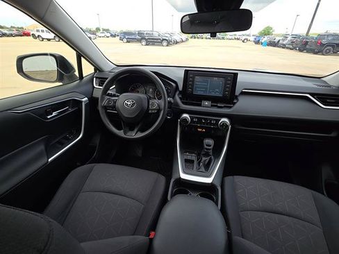 Used 2019 Toyota RAV4 XLE w/ Convenience Package FWD image 12