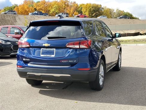 Used 2023 Chevrolet Equinox LT image 3