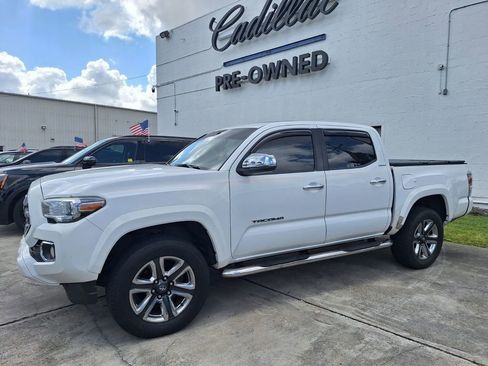 Used 2016 Toyota Tacoma Limited w/ Towing Package image 2