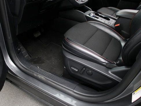 Used 2025 Ford Escape ST-Line image 24