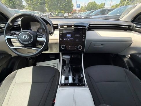 Used 2022 Hyundai Tucson SEL FWD image 29