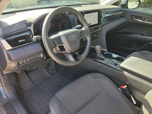 Used 2025 Toyota Camry LE FWD image 16