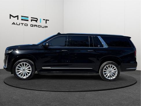 Used 2022 Cadillac Escalade ESV Luxury RWD image 5