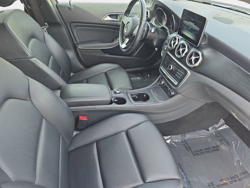 Used 2019 Mercedes-Benz GLA 250 4MATIC image 10