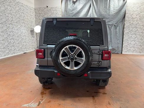 Used 2021 Jeep Wrangler Unlimited Sahara AWD/4WD image 5