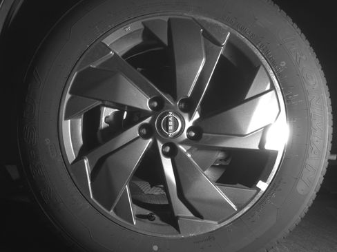 Used 2025 Nissan Rogue SV image 12