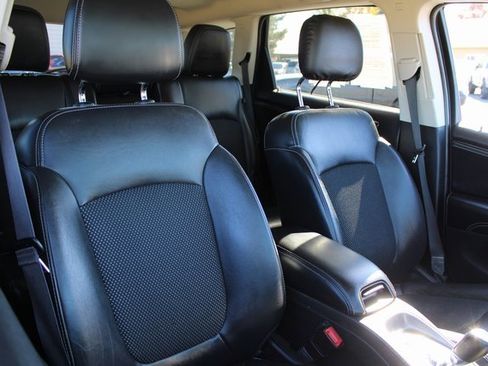 Used 2019 Dodge Journey Crossroad image 20