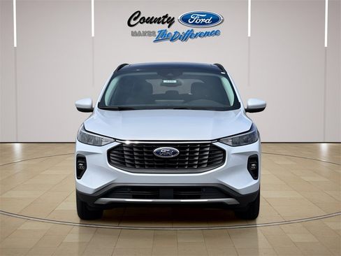 New 2025 Ford Escape SE image 12