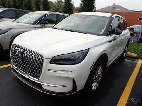 Used 2023 Lincoln Corsair AWD image 1