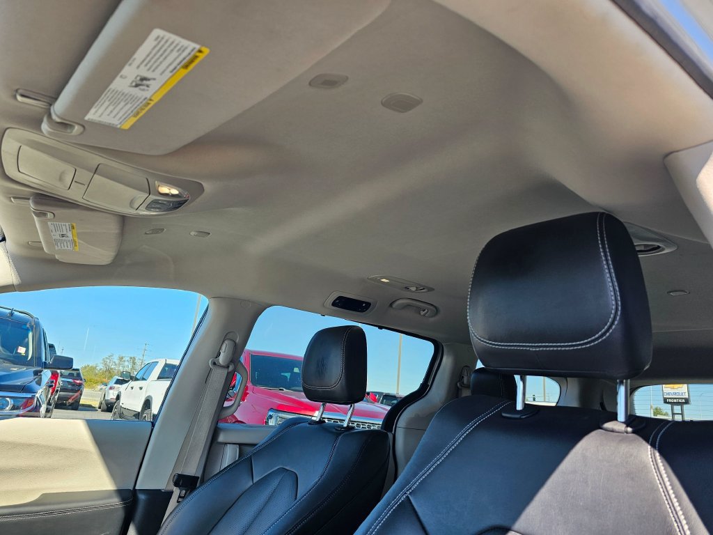 Used 2024 Chrysler Pacifica Touring-L FWD image 26