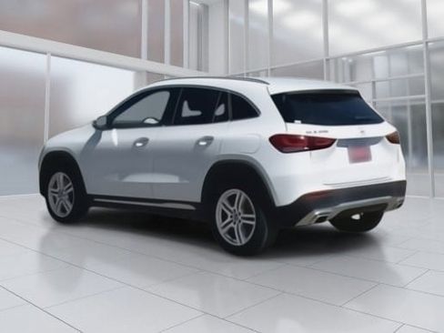 Used 2021 Mercedes-Benz GLA 250 GLA 250 w/ Premium Package image 4